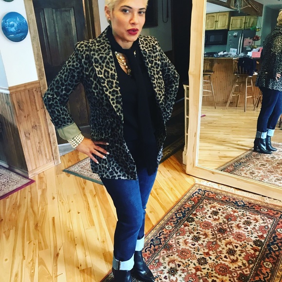 Meet your Posher, April - Picture 7 of 8